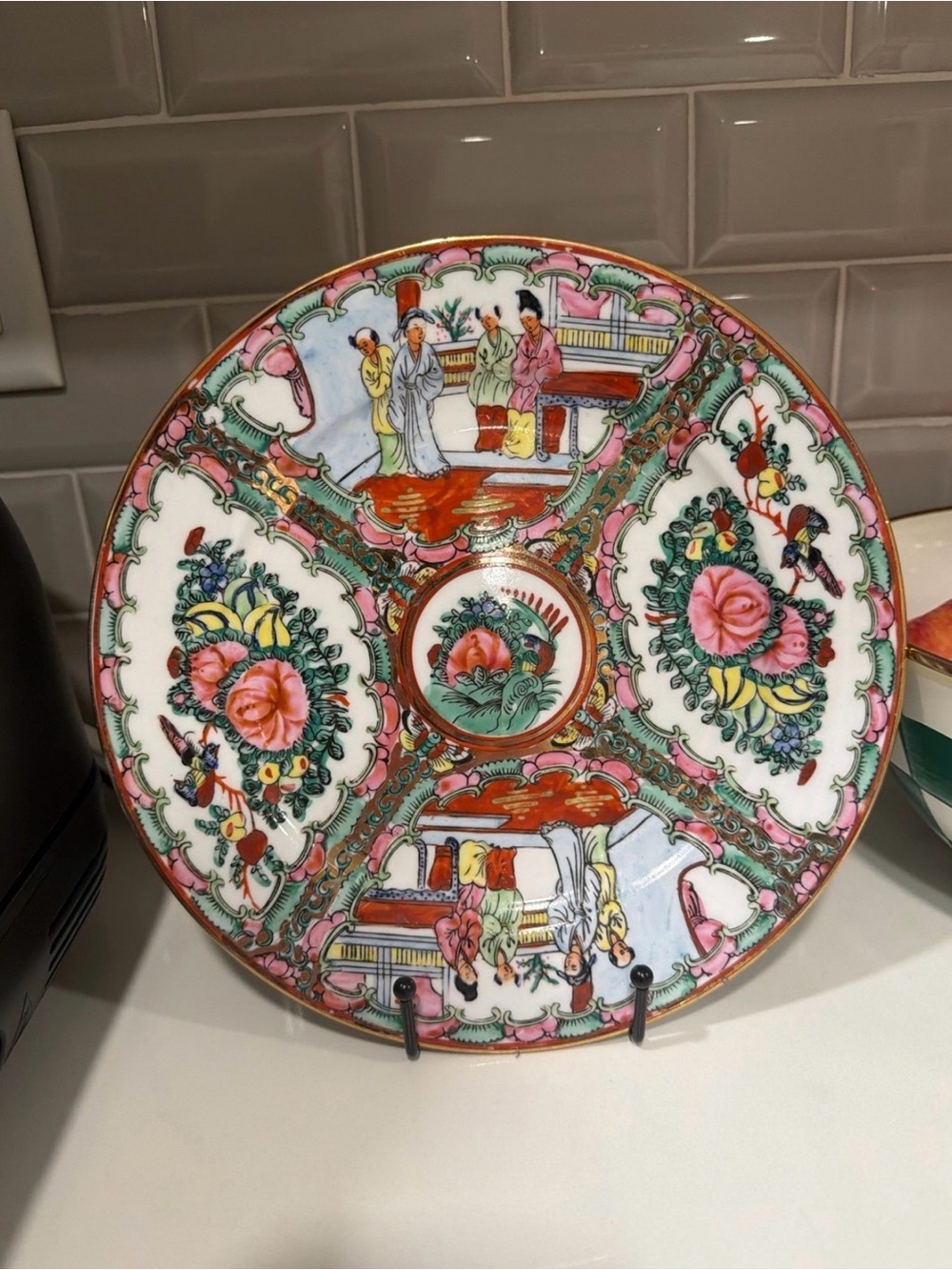 Rose Medallion Plate - 10 Inch